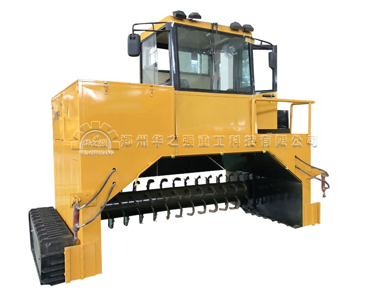 有機(jī)肥翻堆機(jī).jpg