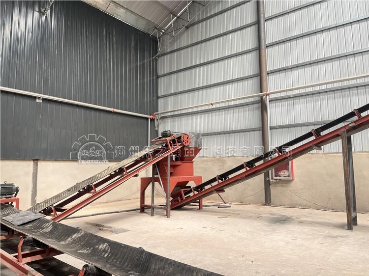 立式粉碎機(jī) .jpg